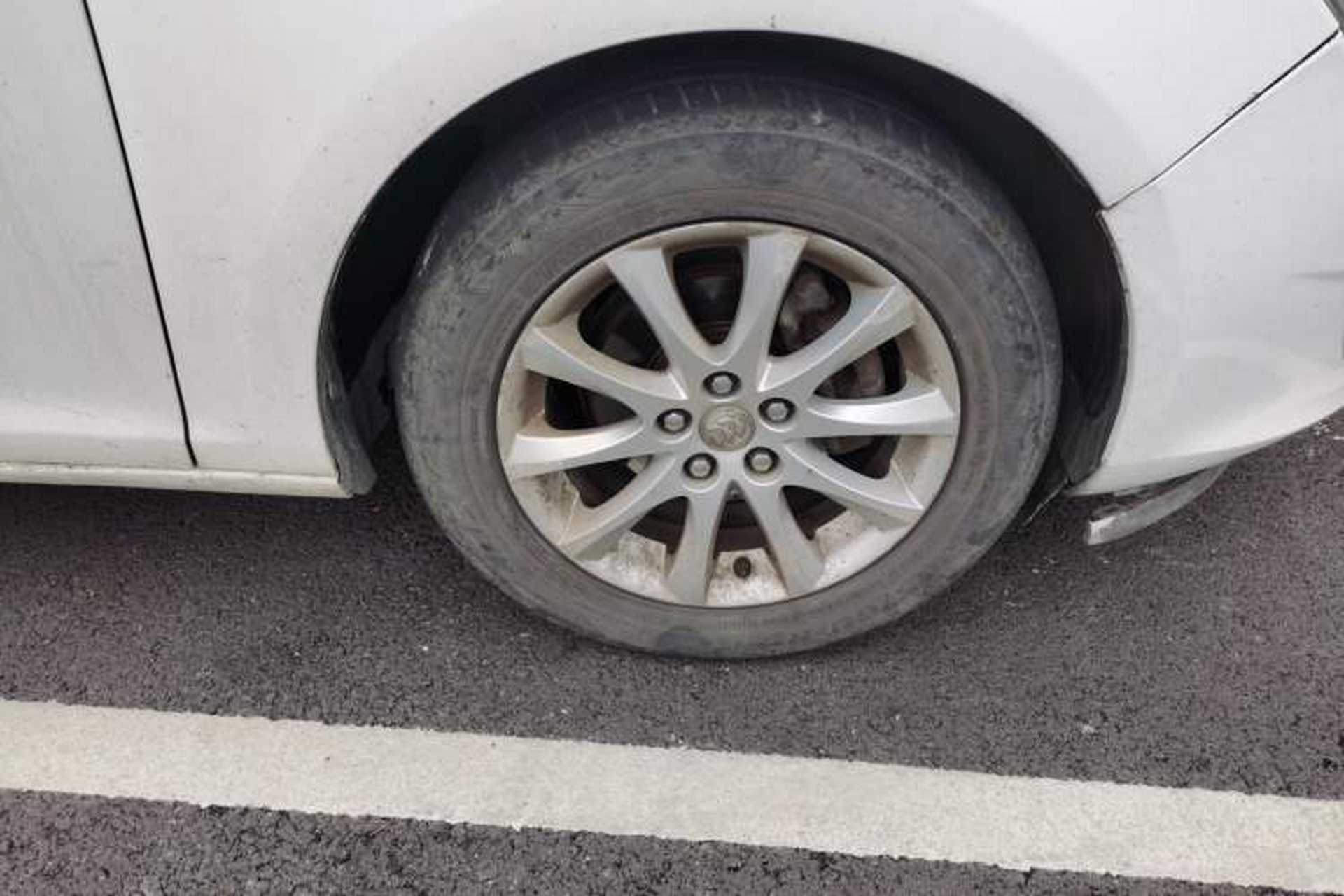 Used Buick GT 2014 XT 1.6L Automatic Fashion Edition Right Front Wheel Hub