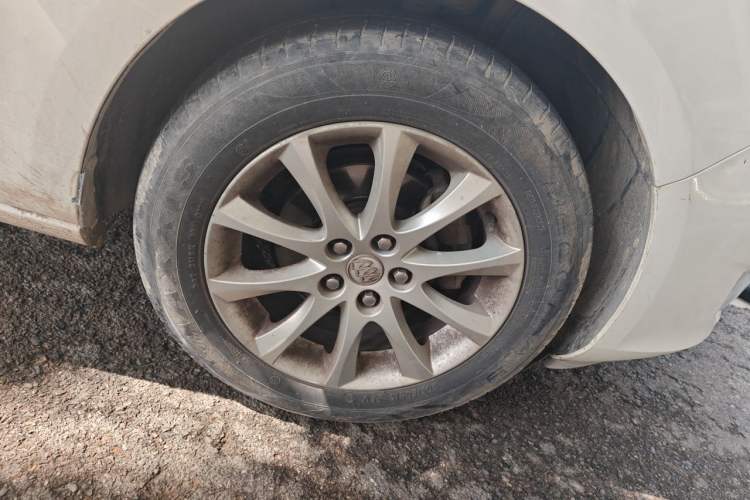 Used Buick GT 2014 XT 1.6L Automatic Fashion Edition Right Front Wheel Hub