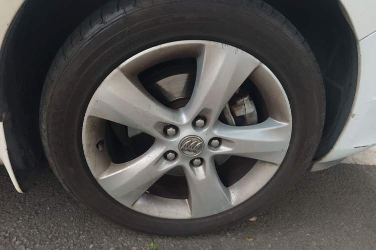 Used Buick GT 2014 XT 1.6T Automatic Fashion Sport Edition Right Front Wheel Hub