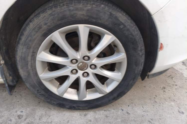 Used Buick GT 2014 XT 1.6L Automatic Fashion Edition Right Front Wheel Hub