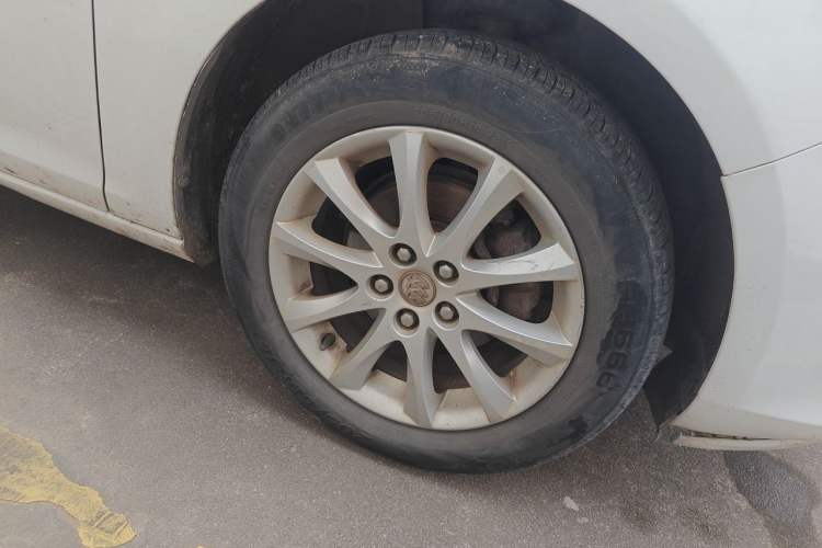 Used Buick GT 2014 XT 1.6L Automatic Fashion Edition Right Front Wheel Hub