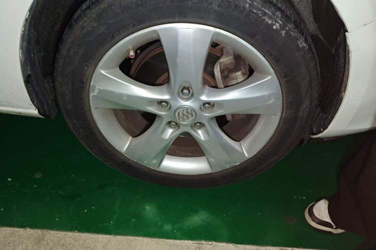 Used Buick GT 2014 XT 1.6T Automatic Fashion Sport Edition Right Front Wheel Hub