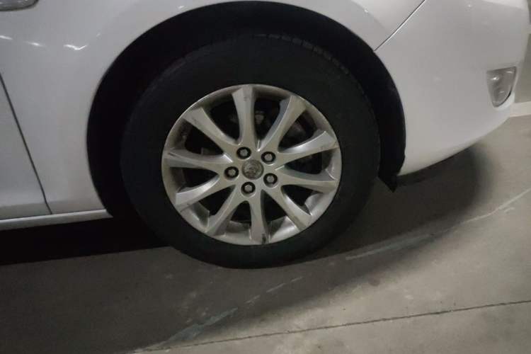 Used Buick GT 2014 XT 1.6L Automatic Fashion Edition Right Front Wheel Hub