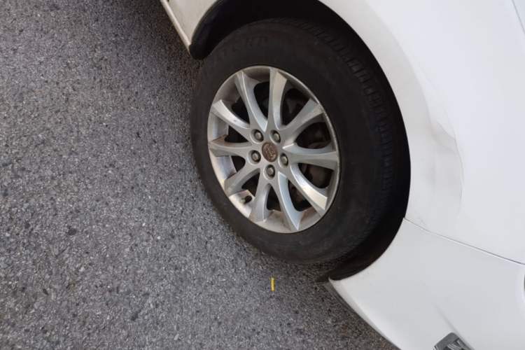 Used Buick GT 2014 XT 1.6L Automatic Fashion Edition Right Front Wheel Hub