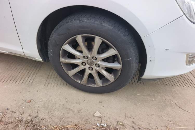 Used Buick GT 2014 XT 1.6L Automatic Fashion Edition Right Front Wheel Hub