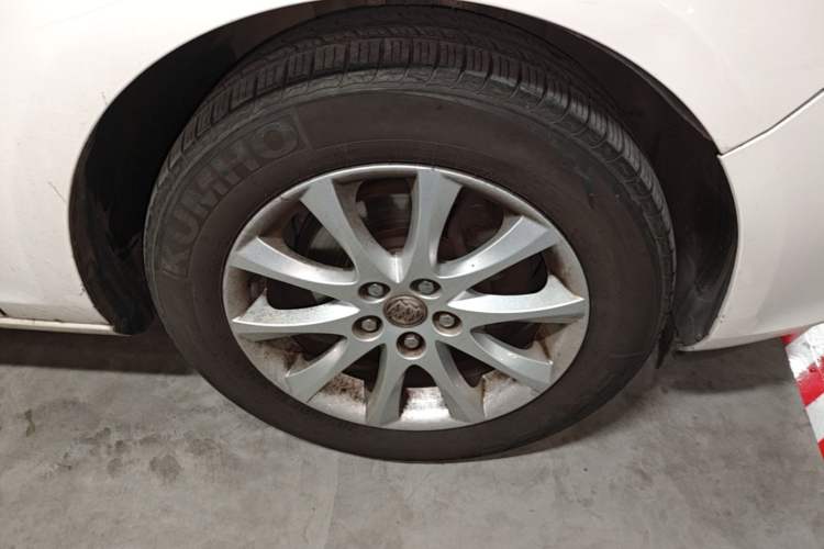 Used Buick GT 2014 XT 1.6L Automatic Fashion Edition Right Front Wheel Hub