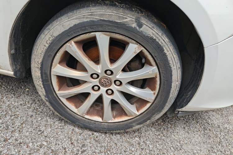 Used Buick GT 2014 XT 1.6L Automatic Fashion Edition Right Front Wheel Hub