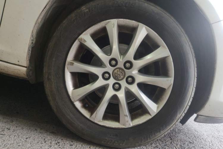 Used Buick GT 2014 XT 1.6L Automatic Fashion Edition Right Front Wheel Hub