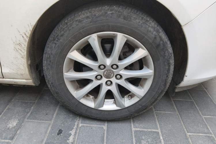 Used Buick GT 2014 XT 1.6L Automatic Fashion Edition Right Front Wheel Hub