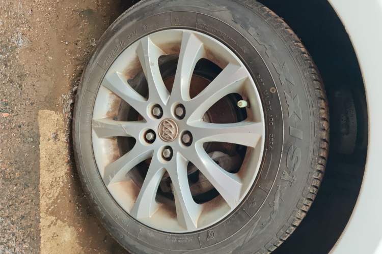 Used Buick GT 2014 XT 1.6L Automatic Fashion Edition Right Front Wheel Hub