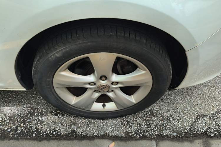 Used Buick GT 2014 XT 1.6T Automatic Fashion Sport Edition Right Front Wheel Hub