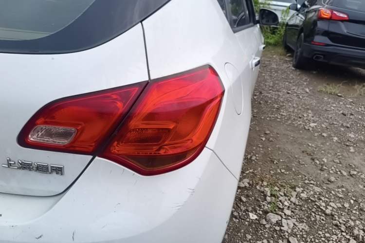 Used Buick GT 2014 XT 1.6L Automatic Fashion Edition Right Rear Taillight