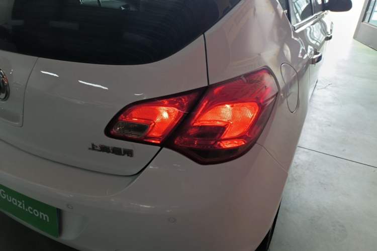 Used Buick GT 2014 XT 1.6L Automatic Fashion Edition Right Rear Taillight