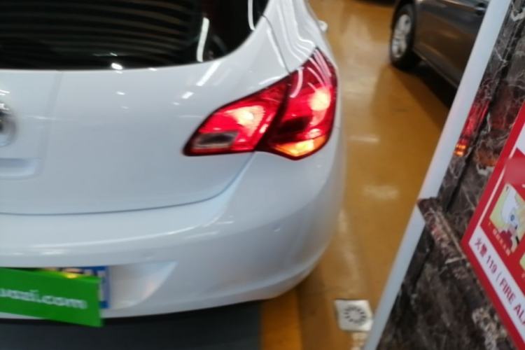 Used Buick GT 2014 XT 1.6L Automatic Fashion Edition Right Rear Taillight