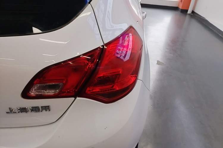 Used Buick GT 2014 XT 1.6L Automatic Fashion Edition Right Rear Taillight