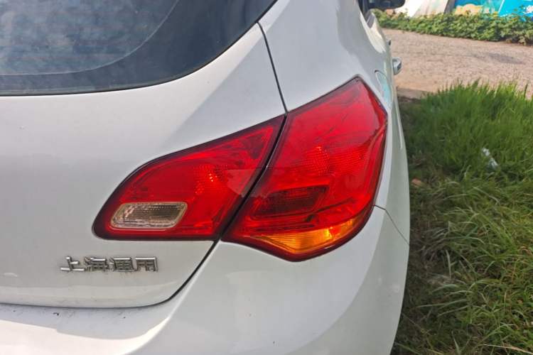 Used Buick GT 2014 XT 1.6L Automatic Fashion Edition Right Rear Taillight