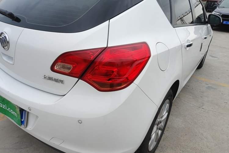 Used Buick GT 2014 XT 1.6L Automatic Fashion Edition Right Rear Taillight