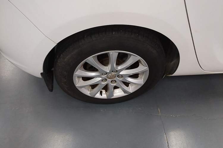 Used Buick GT 2014 XT 1.6L Automatic Fashion Edition Right Rear Wheel Hub