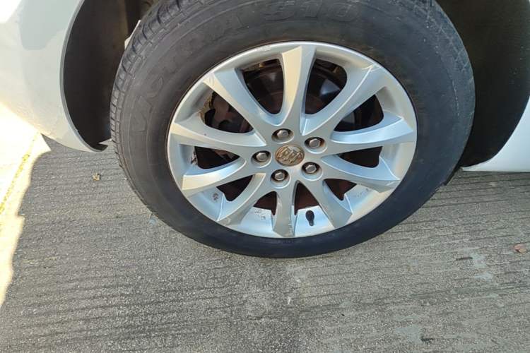 Used Buick GT 2014 XT 1.6L Automatic Fashion Edition Right Rear Wheel Hub