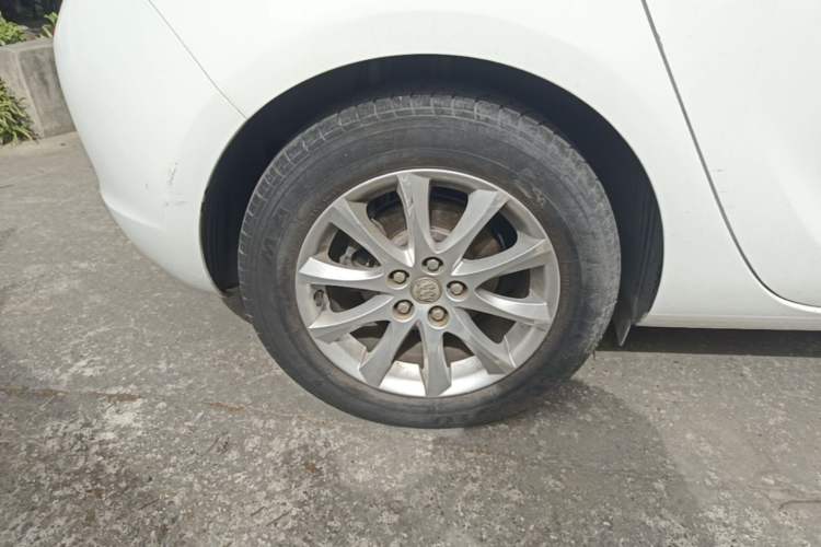 Used Buick GT 2014 XT 1.6L Automatic Fashion Edition Right Rear Wheel Hub