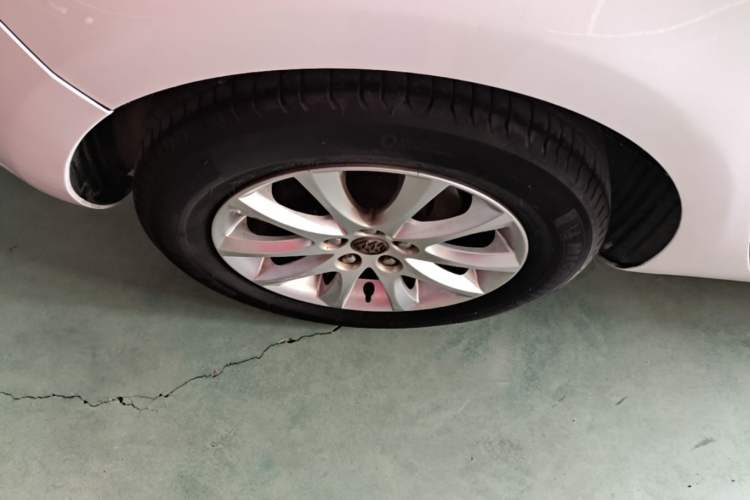 Used Buick GT 2014 XT 1.6L Automatic Fashion Edition Right Rear Wheel Hub