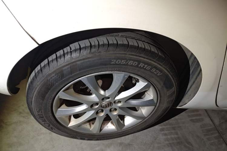 Used Buick GT 2014 XT 1.6L Automatic Fashion Edition Right Rear Wheel Hub