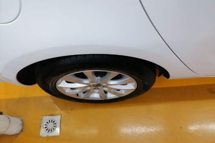 Used Buick GT 2014 XT 1.6L Automatic Fashion Edition Right Rear Wheel Hub