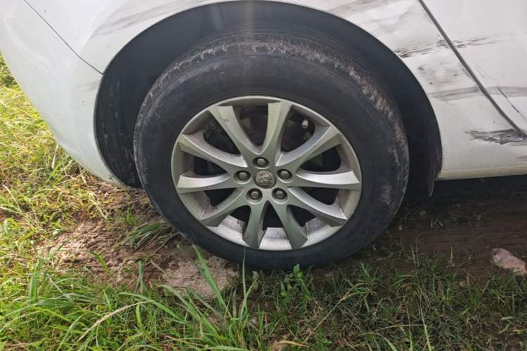 Used Buick GT 2014 XT 1.6L Automatic Fashion Edition Right Rear Wheel Hub