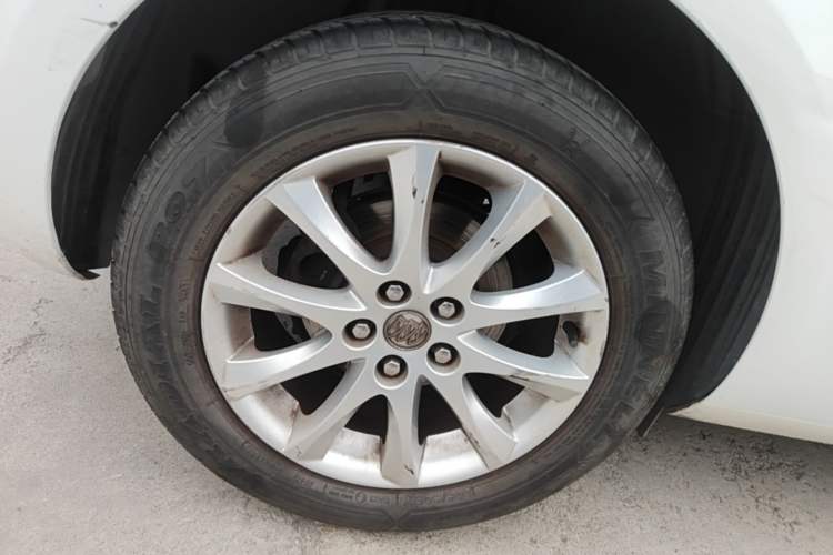 Used Buick GT 2014 XT 1.6L Automatic Fashion Edition Right Rear Wheel Hub