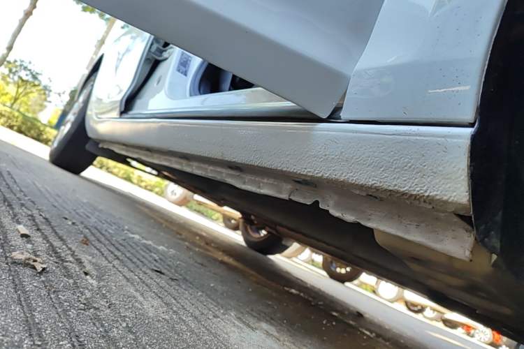 Used Buick GT 2014 XT 1.6L Automatic Fashion Edition Right Side Sill