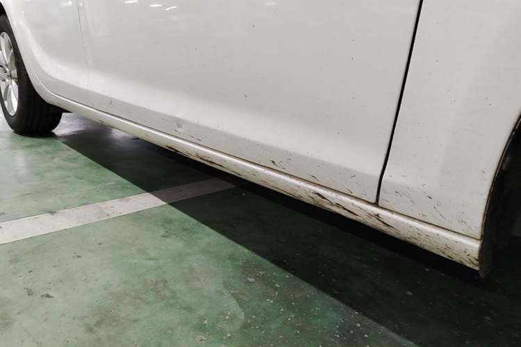 Used Buick GT 2014 XT 1.6L Automatic Fashion Edition Right Side Sill
