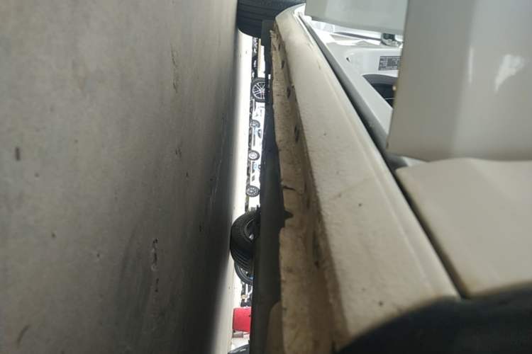 Used Buick GT 2014 XT 1.6L Automatic Fashion Edition Right Side Sill