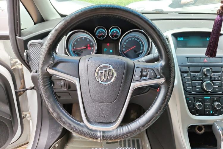 Used Buick GT 2014 XT 1.6L Automatic Fashion Edition Steering Wheel