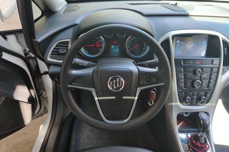 Used Buick GT 2014 XT 1.6L Automatic Fashion Edition Steering Wheel