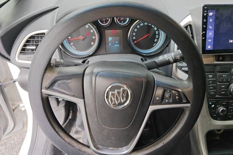 Used Buick GT 2014 XT 1.6L Automatic Fashion Edition Steering Wheel