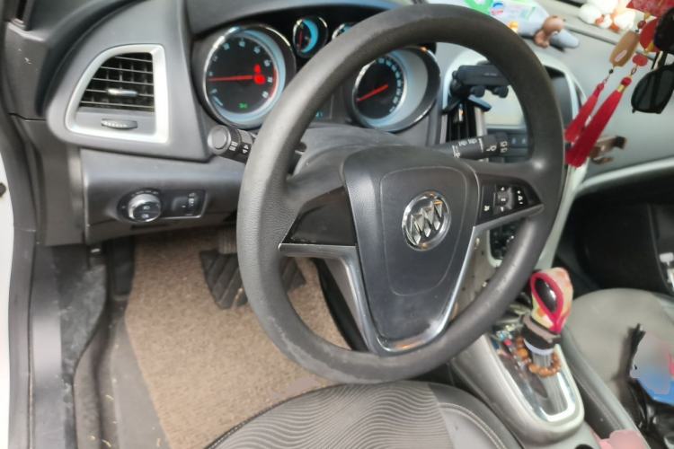 Used Buick GT 2014 XT 1.6L Automatic Fashion Edition Steering Wheel