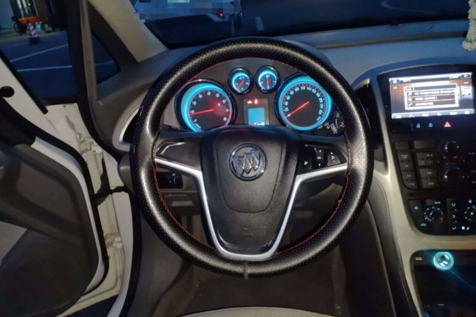 Used Buick GT 2014 XT 1.6L Manual Comfort Edition Steering Wheel