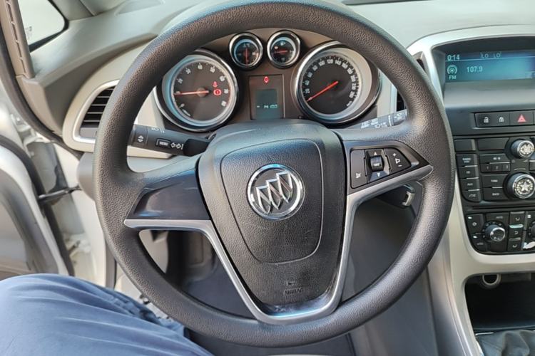 Used Buick GT 2014 XT 1.6L Manual Entry-Level Model Steering Wheel
