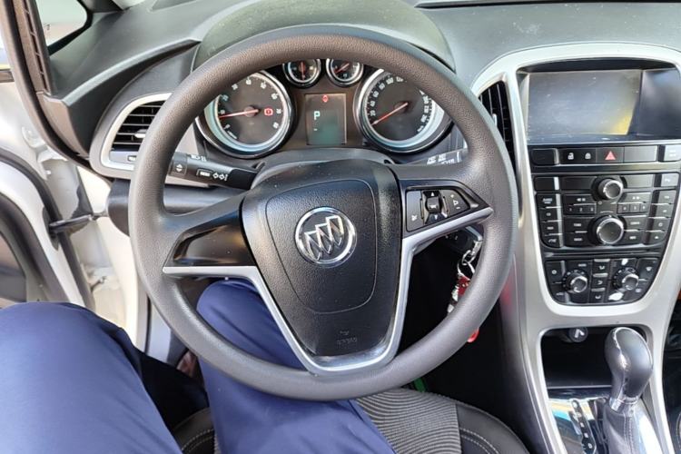 Used Buick GT 2014 XT 1.6L Automatic Fashion Edition Steering Wheel
