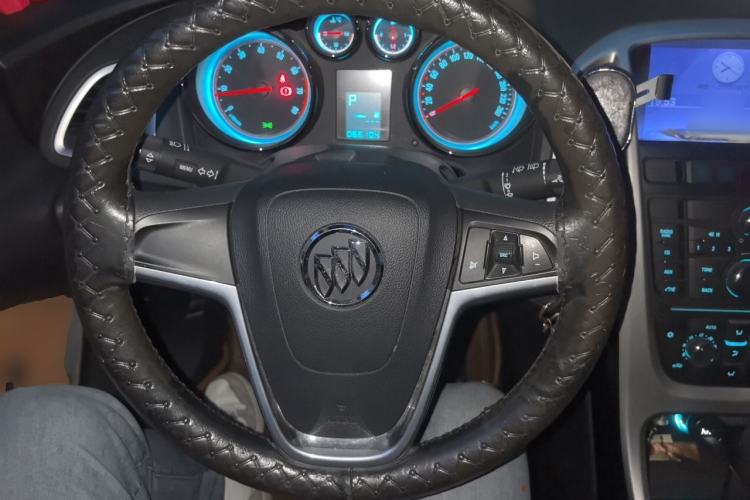 Used Buick GT 2014 XT 1.6L Automatic Fashion Edition Steering Wheel