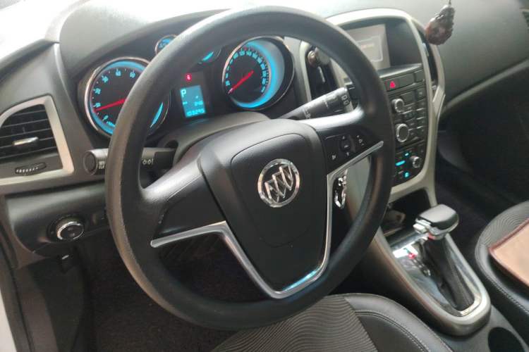 Used Buick GT 2014 XT 1.6L Automatic Fashion Edition Steering Wheel