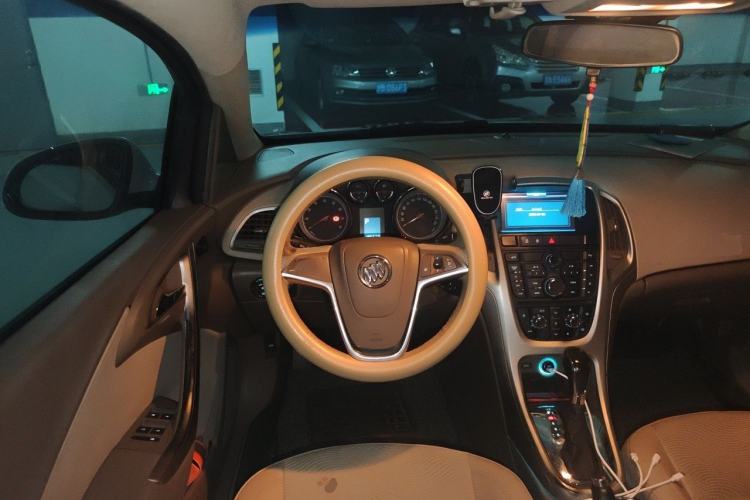 Used Buick GT 2014 XT 1.6L Automatic Fashion Edition Steering Wheel