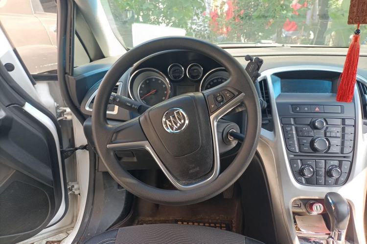 Used Buick GT 2014 XT 1.6L Automatic Fashion Edition Steering Wheel
