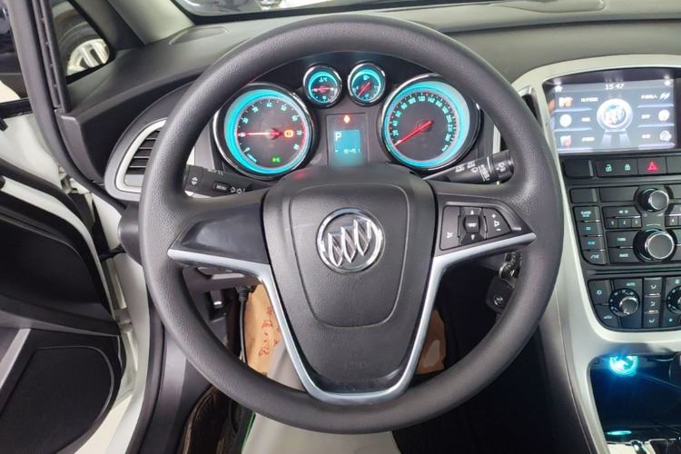 Used Buick GT 2014 XT 1.6L Automatic Fashion Edition Steering Wheel