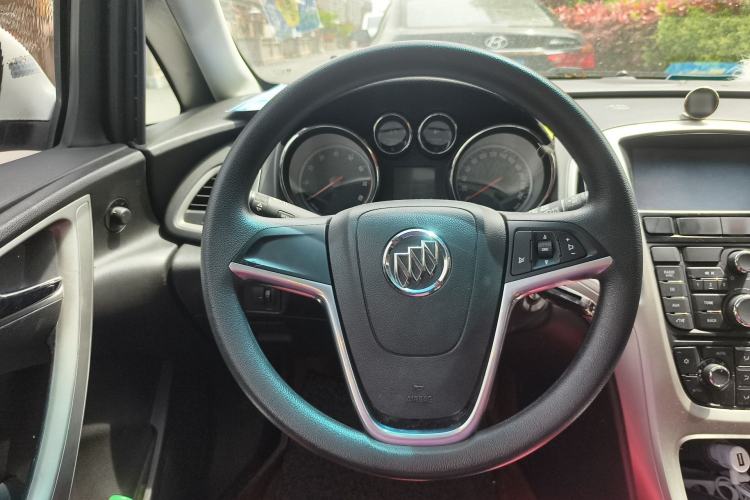 Used Buick GT 2014 XT 1.6L Automatic Fashion Edition Steering Wheel