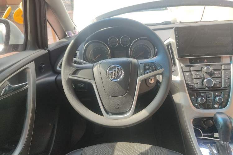 Used Buick GT 2014 XT 1.6L Automatic Fashion Edition Steering Wheel