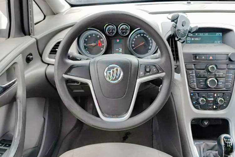 Used Buick GT 2014 XT 1.6L Manual Entry-Level Model Steering Wheel