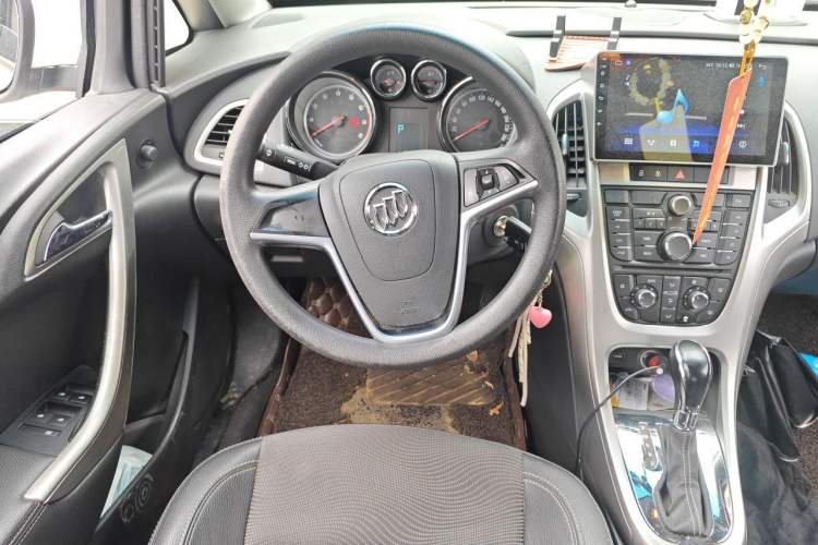 Used Buick GT 2014 XT 1.6L Automatic Fashion Edition Steering Wheel