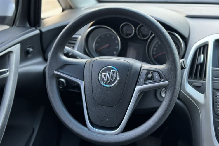 Used Buick GT 2014 XT 1.6L Automatic Fashion Edition Steering Wheel