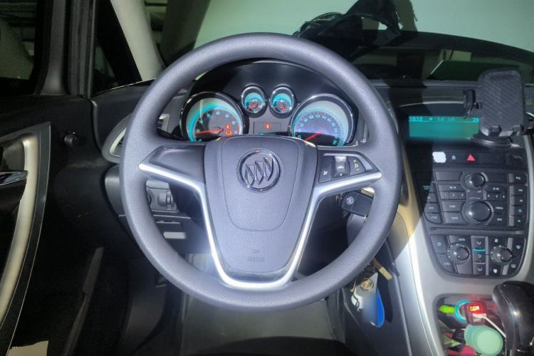 Used Buick GT 2014 XT 1.6L Automatic Fashion Edition Steering Wheel